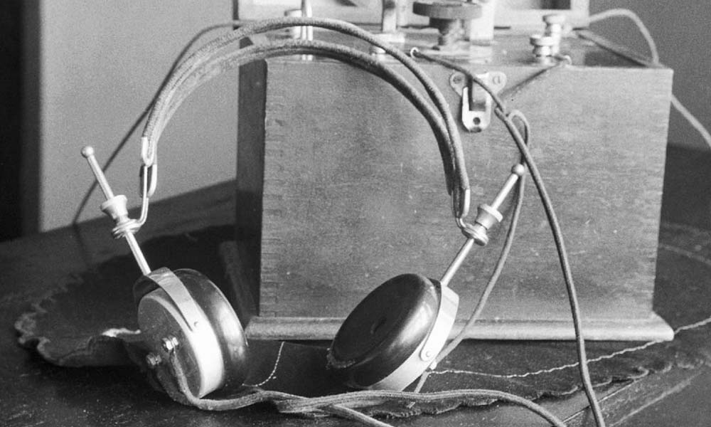 Homemade Beginnings of Modern Headphones