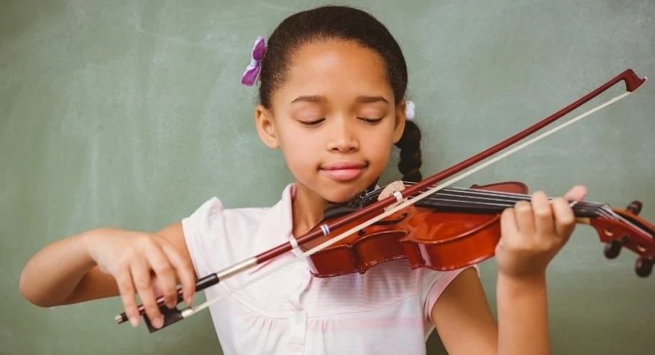 Kids Playing Violin