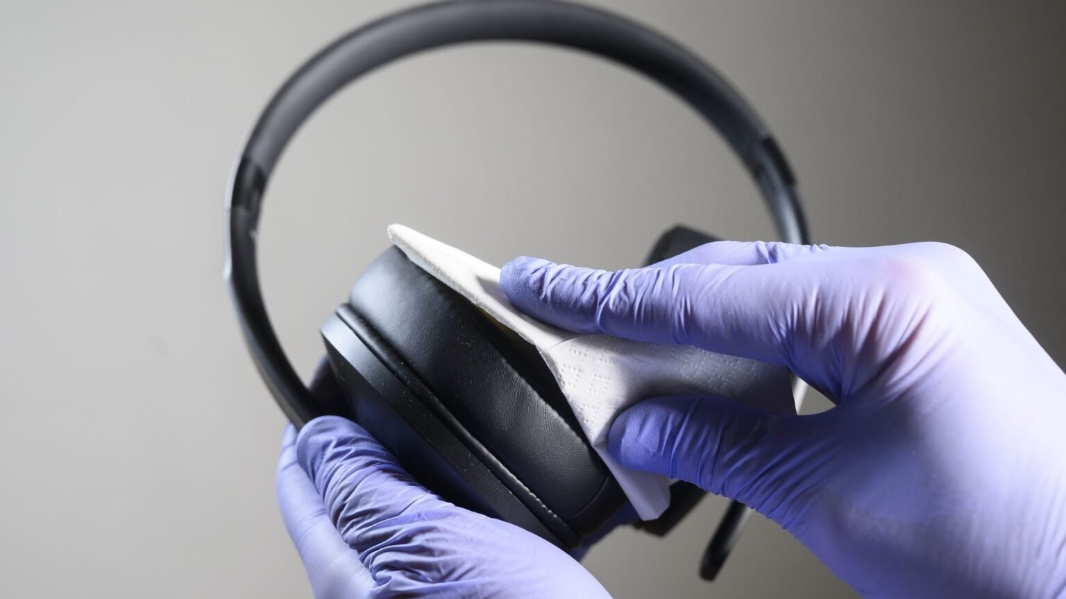 How To Clean Headphones: The Only Guide You Ever Need