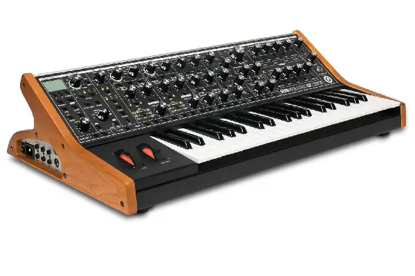 Moog Subsequent 37