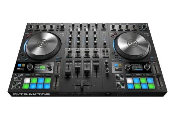 Native Instruments Traktor Kontrol S4 Mk3